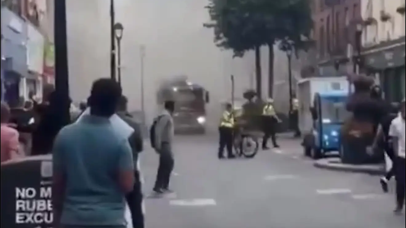 Pożar w meczecie w Dublinie. Na nagraniu słychać antyislamskie okrzyki