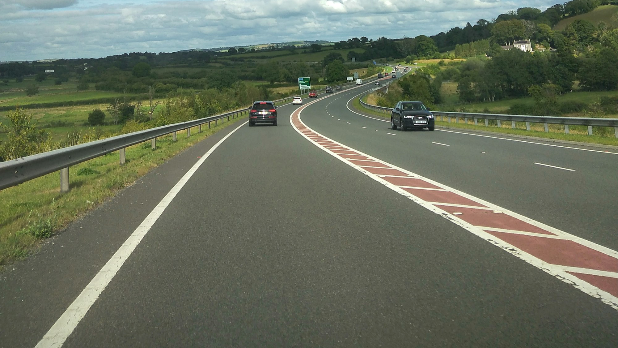 Jazda pod prąd na autostradach. Irlandia testuje nowe systemy wykrywania